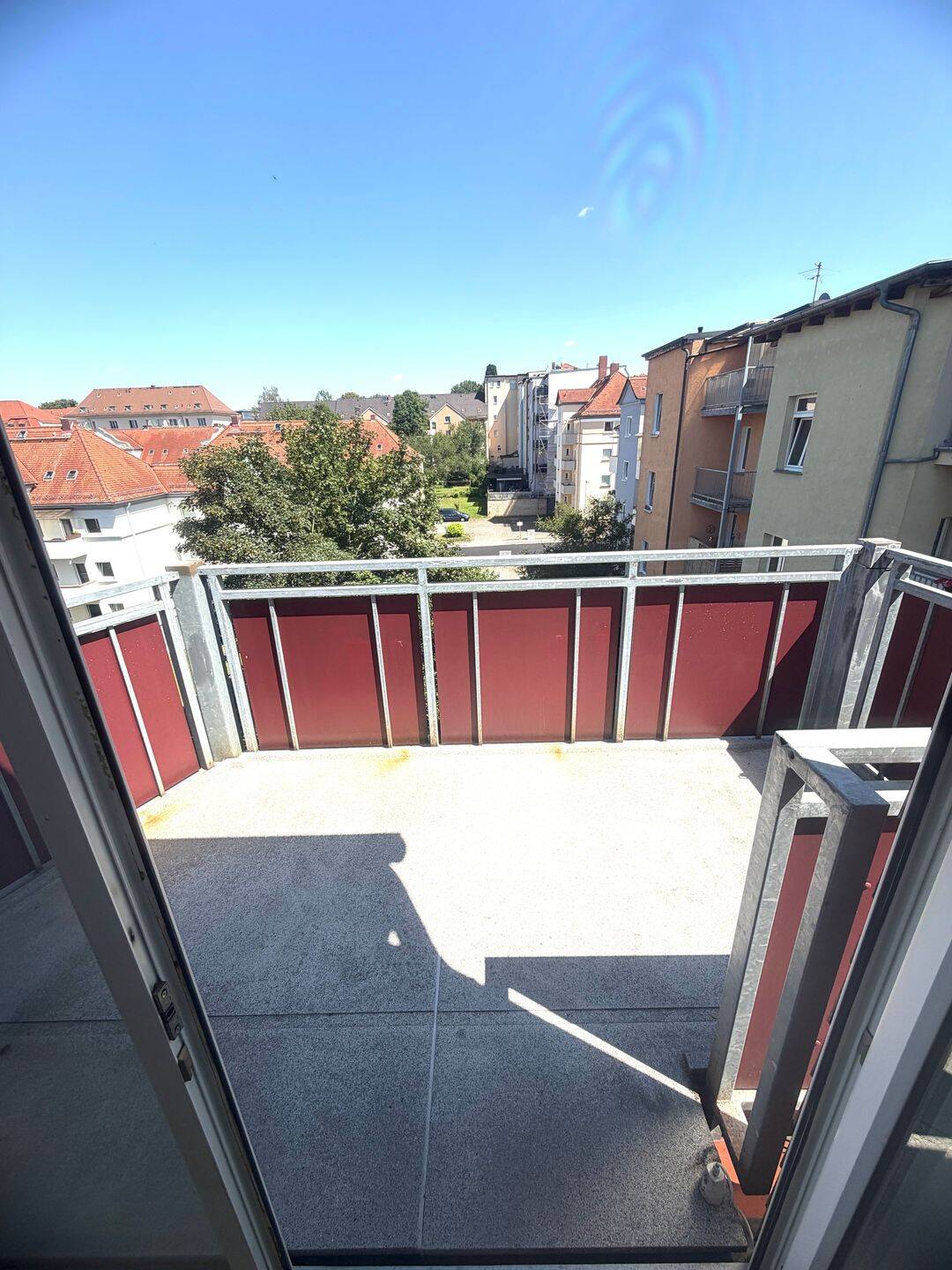 Gemütliche 2-Zimmer-Dachgeschosswohnung mit Balkon, Einbauküche und Stellplatz, 7545 Gera (Bieblach Innenstadt Ostviertel Pforten Untermhaus)