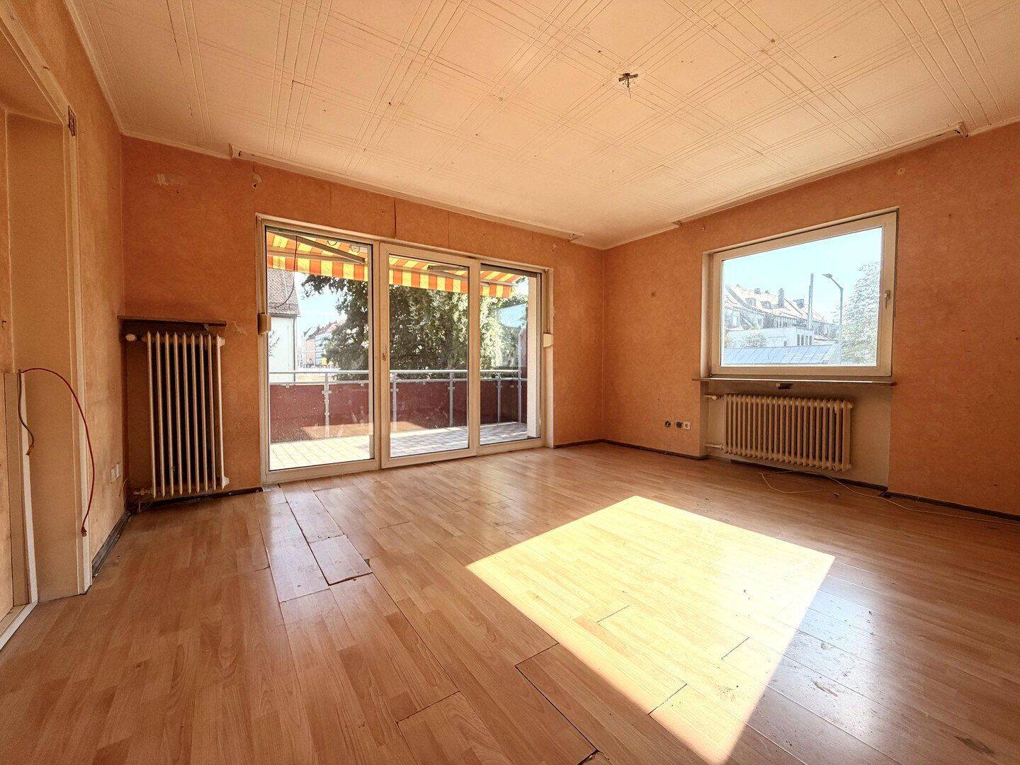 Viel Raum für Familie oder Investment – leere 4 Zimmer-Wohnung mit großem Balkon + PROVISIONSFREI +, 90439 Nürnberg (Großreuth bei Schweinau Schweinau Sankt Leonhard Sündersbühl)