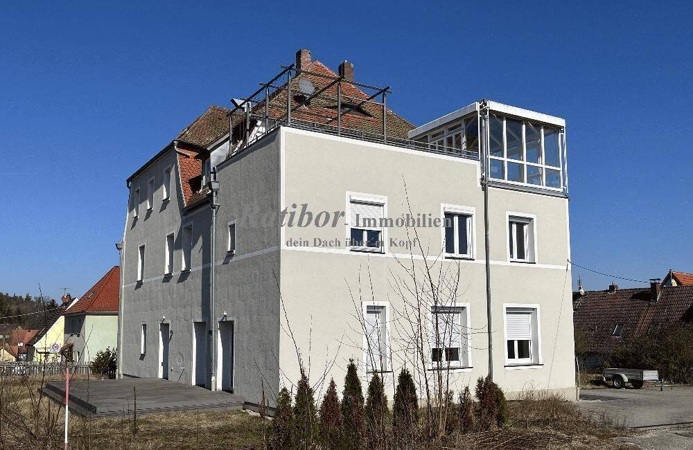Außergewöhnliche und sehr großzügige 5 Zimmer Mansardenwohnung mit Dachterrasse und Wintergarten, 91154 Roth