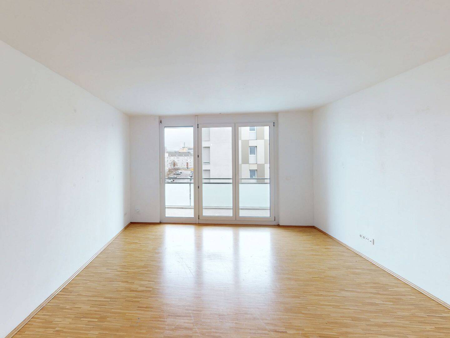 Geräumige 4-Zimmer-Wohnung mit Bad en suite und zwei Balkonen, 71034 Böblingen