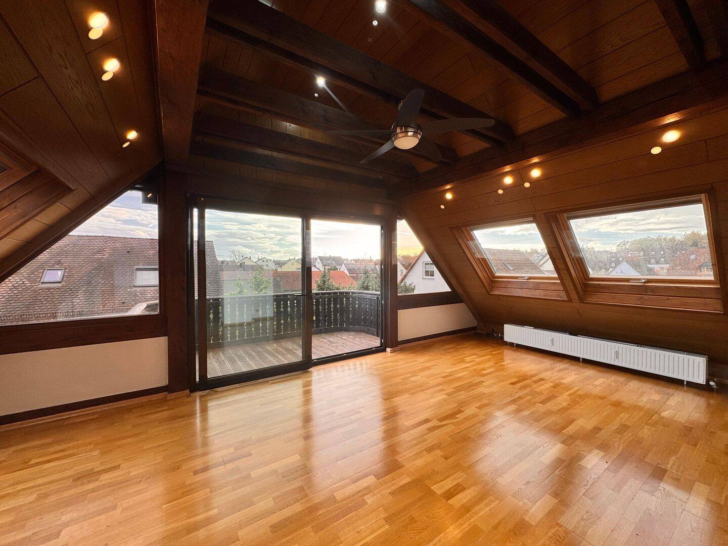 Helle 3-Zimmer-Wohnung mit Balkon und schönem Rundumblick, 91220 Schnaittach