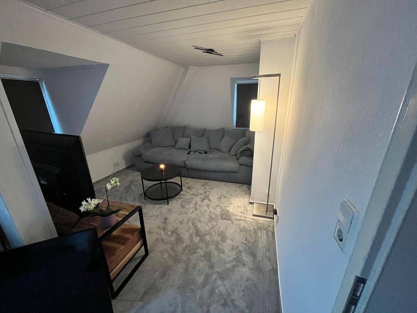 Gemütliche 2-Zimmer-Dachgeschosswohnung mit Charme in bester Zentrumslage von Backnang!, 71522 Backnang