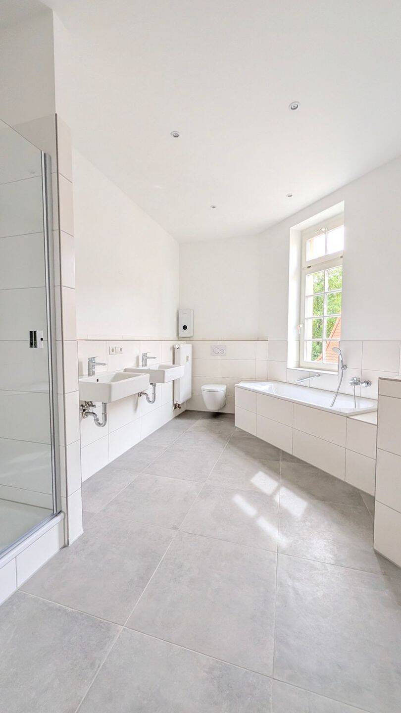Exklusive 6-Zimmer-Wohnung mit zwei Bädern, Loggia und hochwertiger Komplettsanierung, 4275 Leipzig (Marienbrunn Südvorstadt)