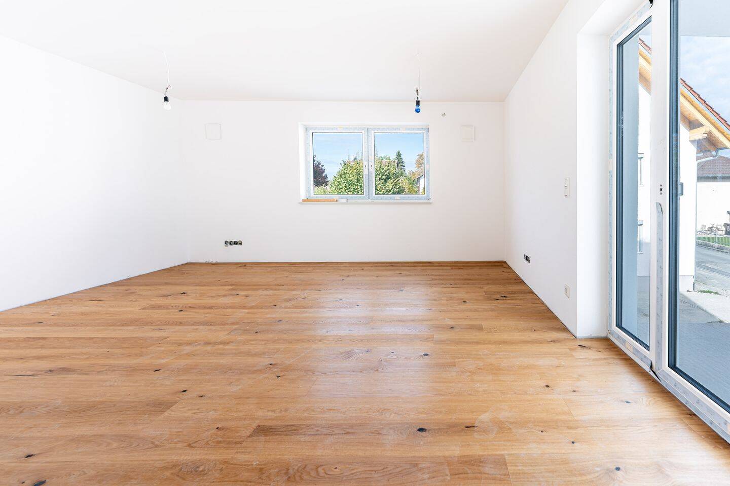 Neubau KfW 40 – Großzügige und barrierefreie 3-Zimmer-Wohnung mit Terrasse und Privatgarten –, 94522 Wallersdorf