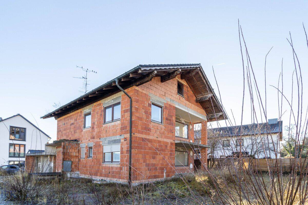 Freistehendes Einfamilienhaus zur individuellen Fertigstellung in Traubing, 82327 Tutzing
