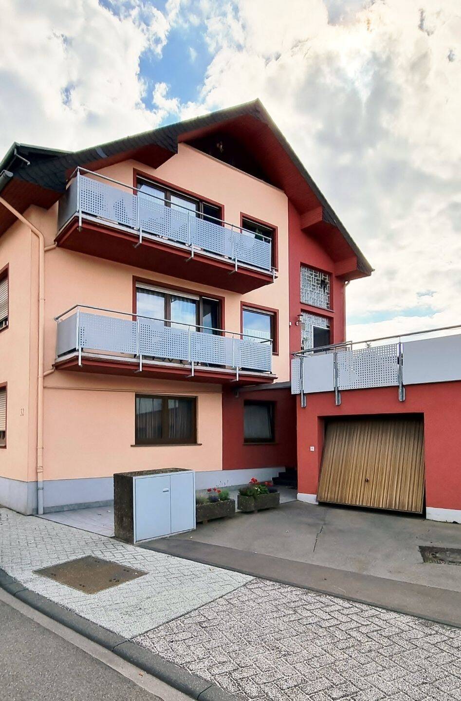 Modernes Stadtleben in Trier – Stilvolle 3-Zimmer-Wohnung mit Balkon und Garage, 54294 Trier
