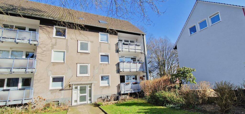 **Sommerangebot** Dachgeschosswohnung mit viel Potential in Essen, 45136 Essen (Bergerhausen Huttrop Rüttenscheid)