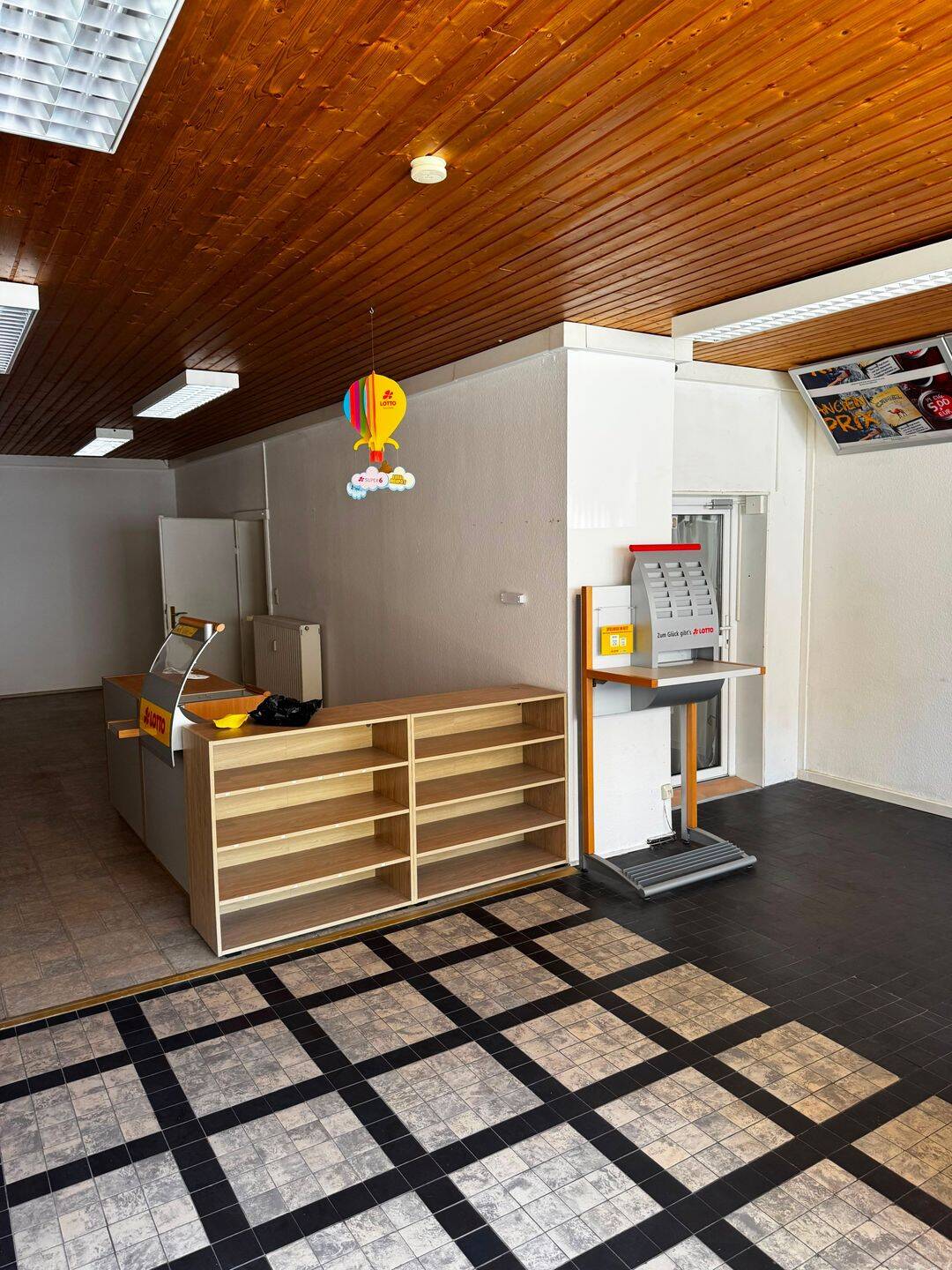 Schönes Gewerbe/Ladenlokal Nähe Globus Güdingen / 3 Parkplätze, 66130 Saarbrücken