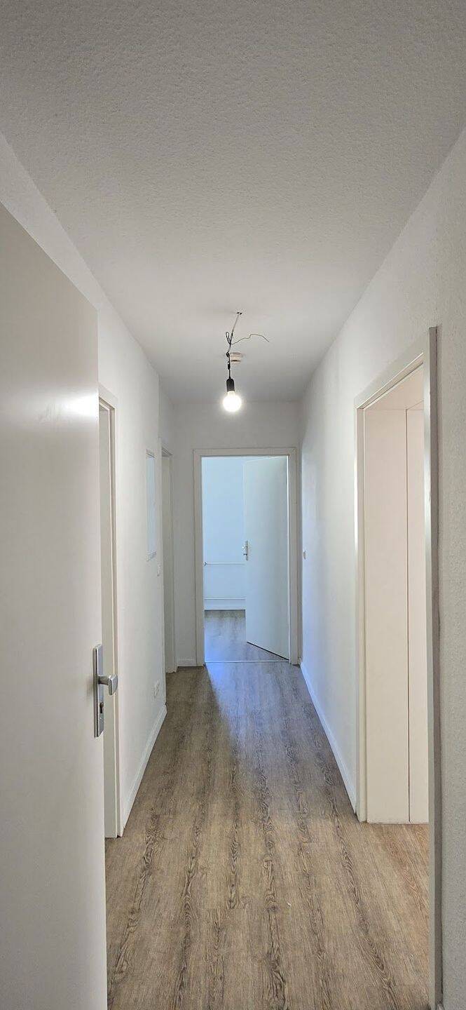 Komplett renovierte 3 Zimmer Wohnung in Duisburg zu vermieten, 47137 Duisburg (Mittelmeiderich Obermeiderich Untermeiderich)