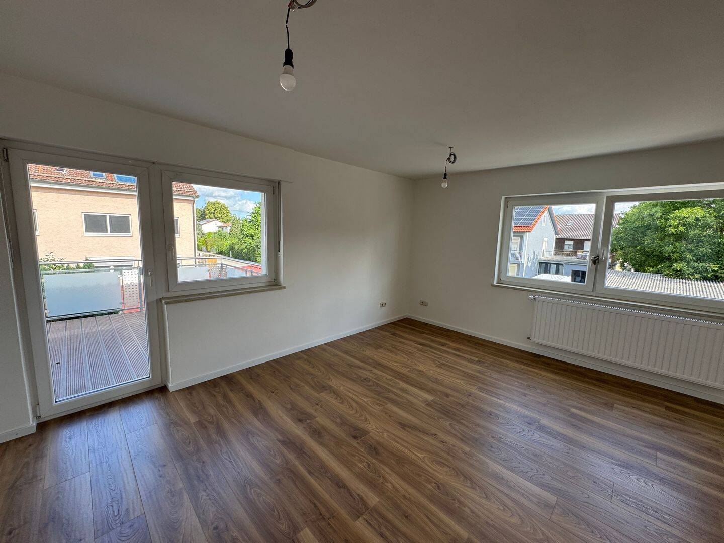 Sehr schöne, helle 3 Zimmer Wohnung in Mettenheim/Hart mit großen Balkon, 84562 Mettenheim