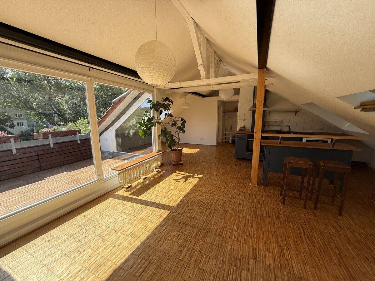 WG-taugliche Dachgeschosswohnung in gefragter Universitätslage, 72074 Tübingen