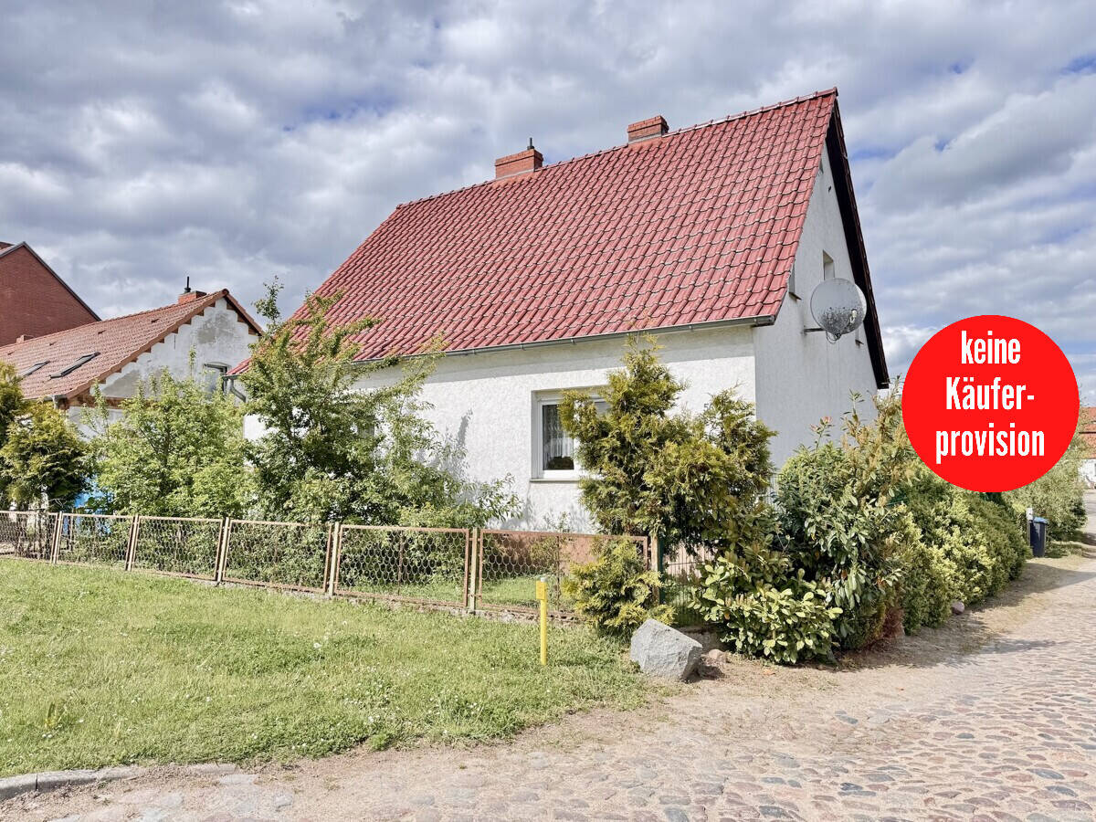 HORN IMMOBILIEN++Einfamilienhaus mit zwei Heizsystemen in Rossow zwischen Pasewalk und Löcknitz, 17322 Rossow