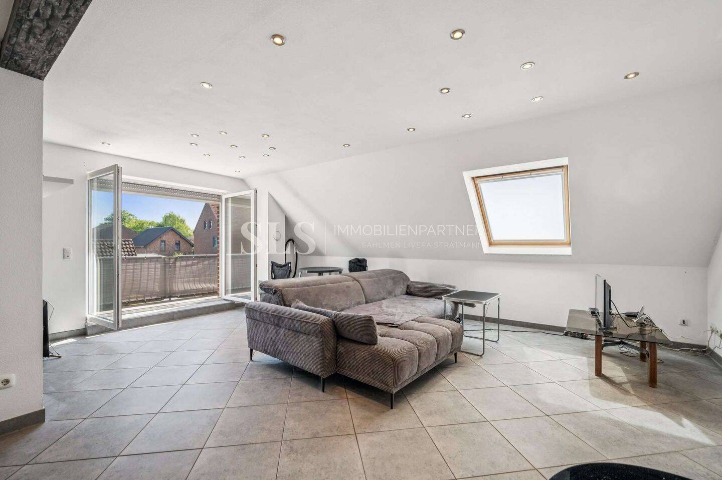 Wohnen wie im eigenen Haus: helle Maisonette mit eigenem Eingang & Balkon in Brüggen-Bracht, 41379 Brüggen