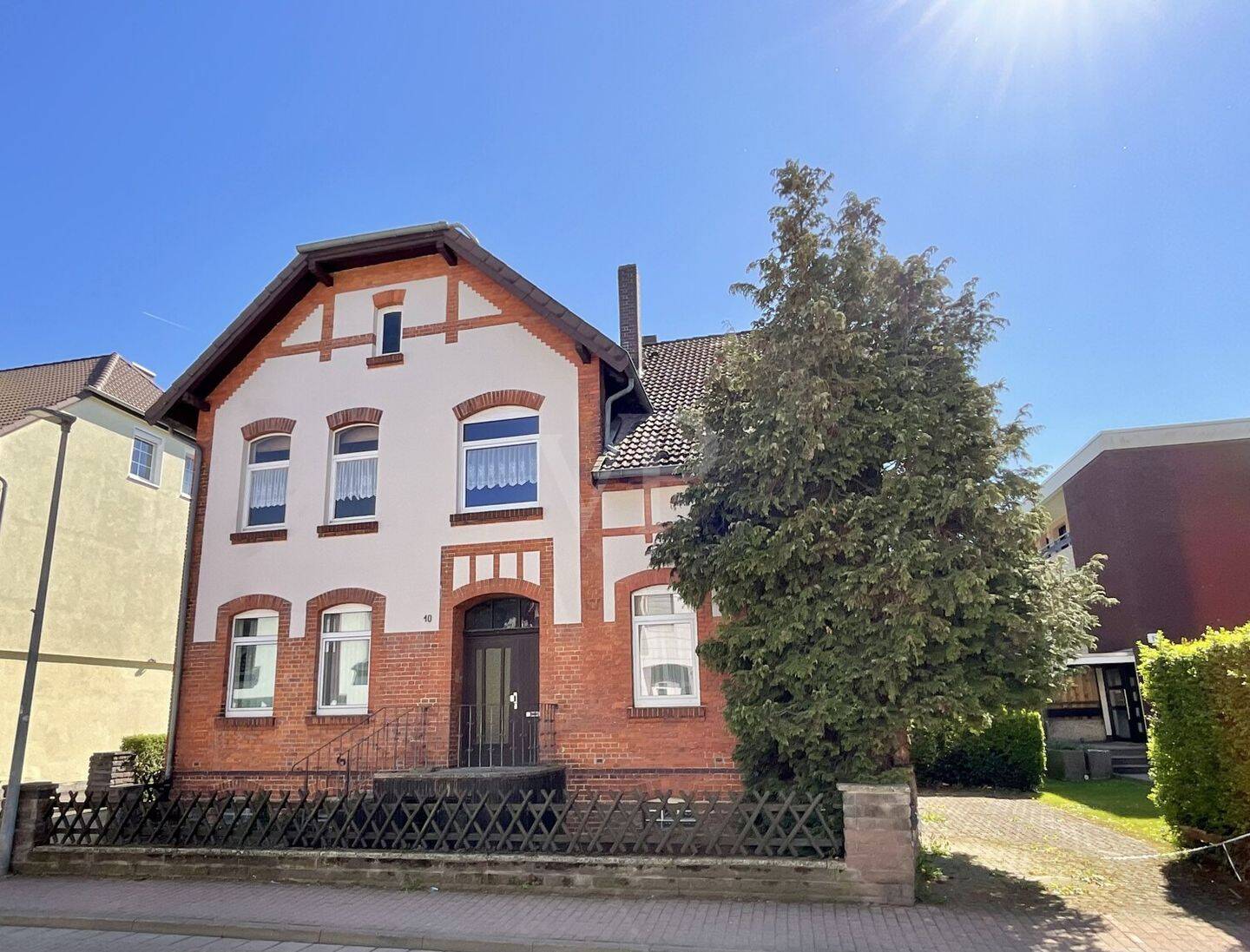1.998m² großes Grundstück: bebaut mit Zweifamilienhaus, Bungalow & Nebengebäude mit vielen Optionen!, 30952 Ronnenberg