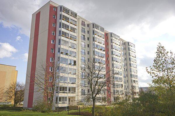 In der Herrichtung! 3-Raumwohnung mit Fahrstuhl und toller Dusche!, 6128 Halle (Saale) (Böllberg-Wörmlitz Gesundbrunnen Innenstadt Silberhöhe Südstadt)