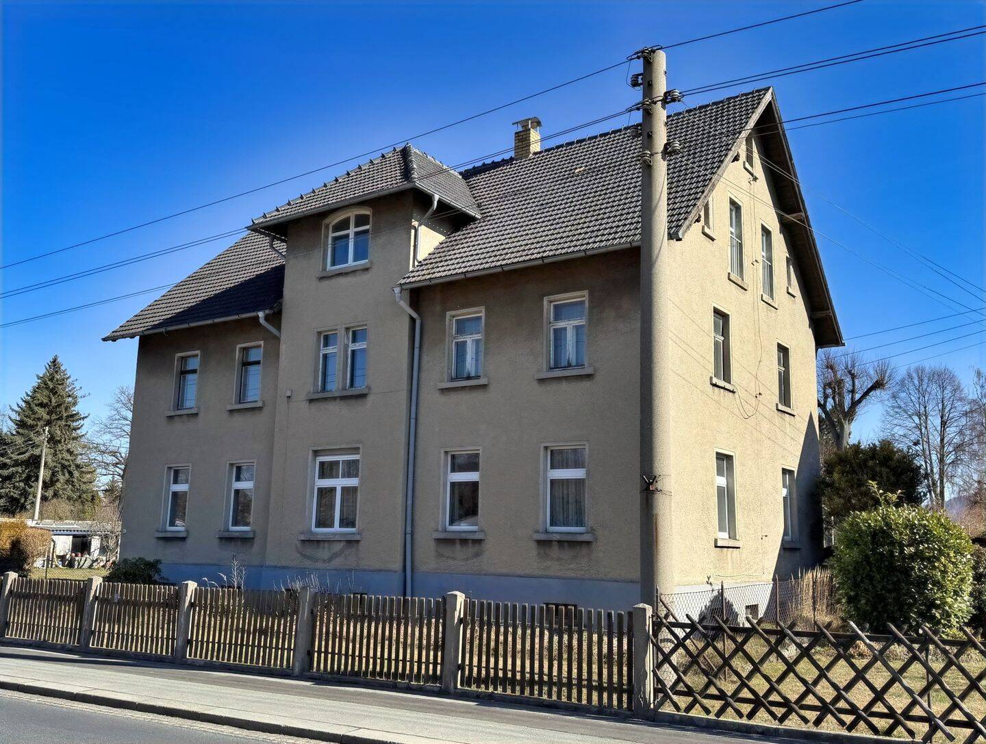 Großzügiges Anwesen mit viel Potential, 2779 Großschönau