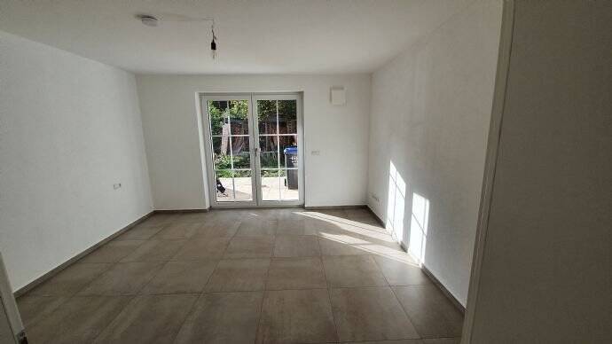 3-Zimmer-Wohnung mit Terrasse und Gartenmitbenutzung, 83278 Traunstein