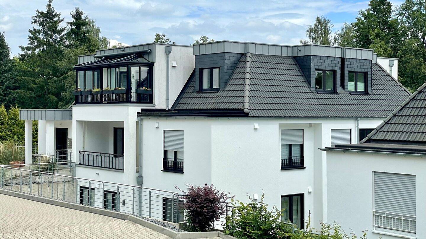 Helle Penthousewohnung mit Wintergarten und großem Balkon, 57462 Olpe
