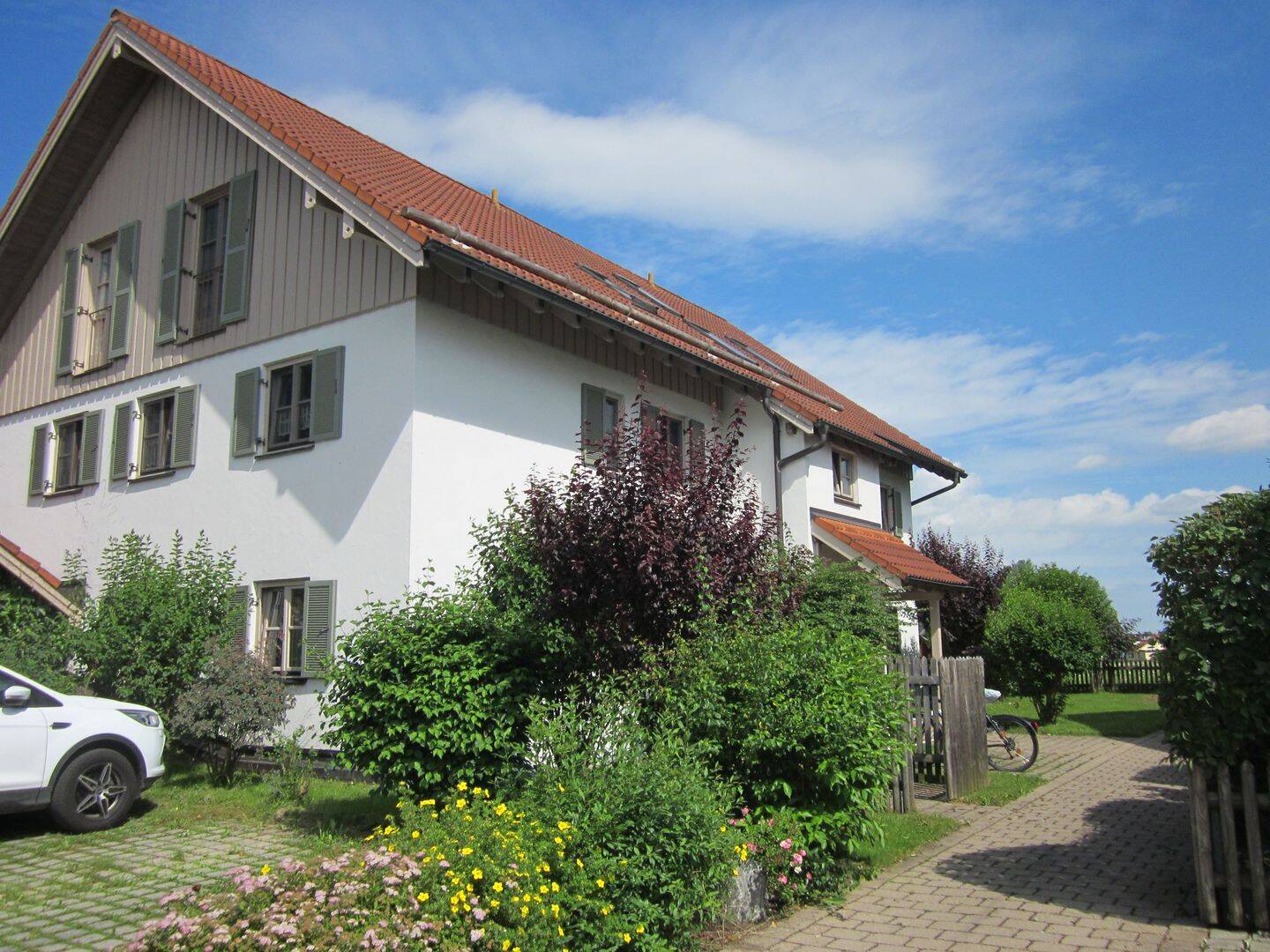 Schöne ruhige hochwertige 2 Zimmer Dachgeschoss Wohnung mit sonniger Westlage in Peiting, 86971 Peiting