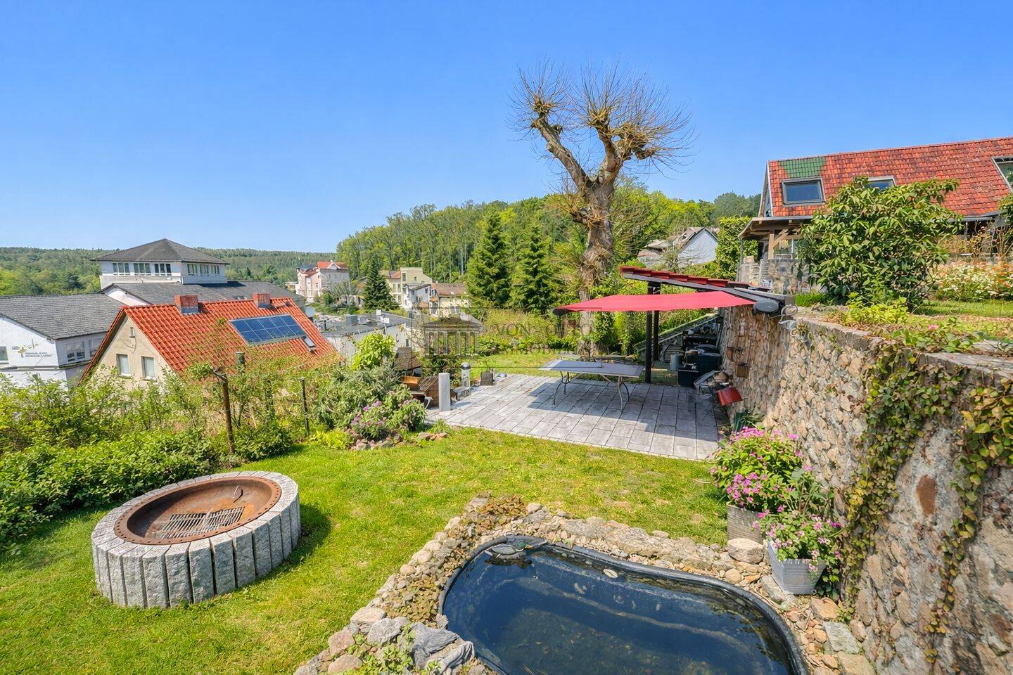 Familienidylle mit Wintergarten, Weitblick + 4 Garagen in Buckow, 15377 Buckow (Märkische Schweiz)