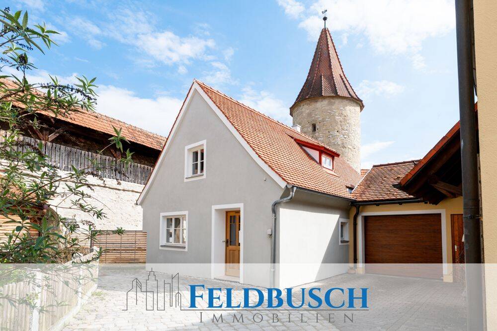 Kernsaniertes Einfamilienhaus im Ensembleschutz in einzigartiger Lage von Berching an der historischen Stadtmauer, 92334 Berching