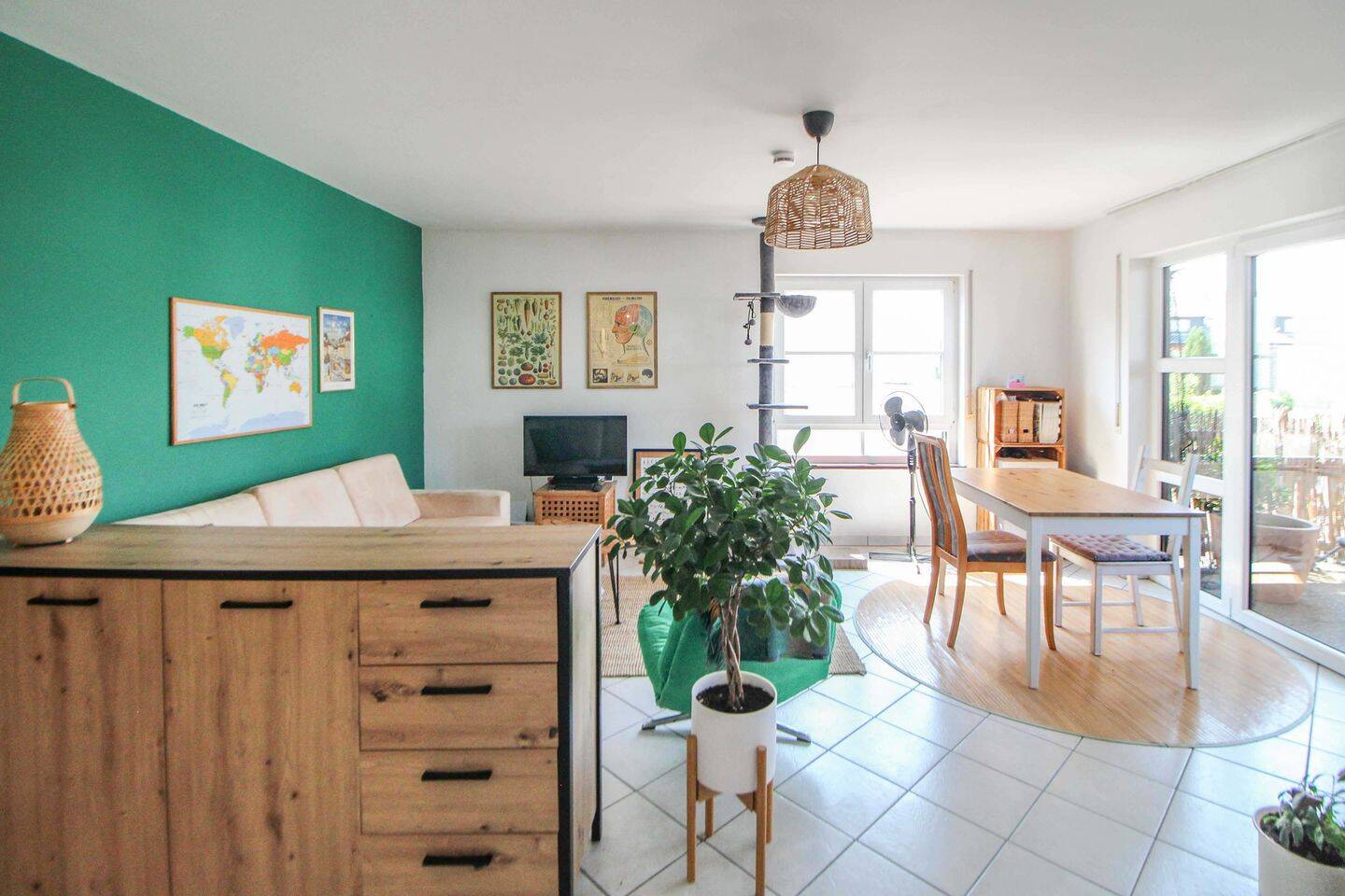 Gepflegte 2-Zimmer-Wohnung mit Balkon und Garage in Neuhausen auf den Fildern, 73765 Neuhausen auf den Fildern