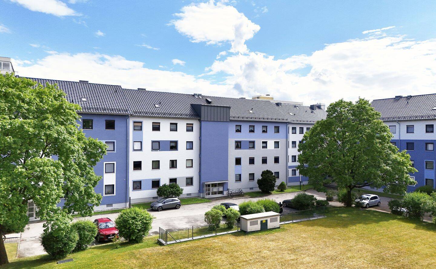 Familienfreundliche 4-Zimmer-Wohnung in modernisierter Wohnanlage | Augsburg-Hammerschmiede, 86169 Augsburg (Firnhaberau Hammerschmiede Lechhausen)