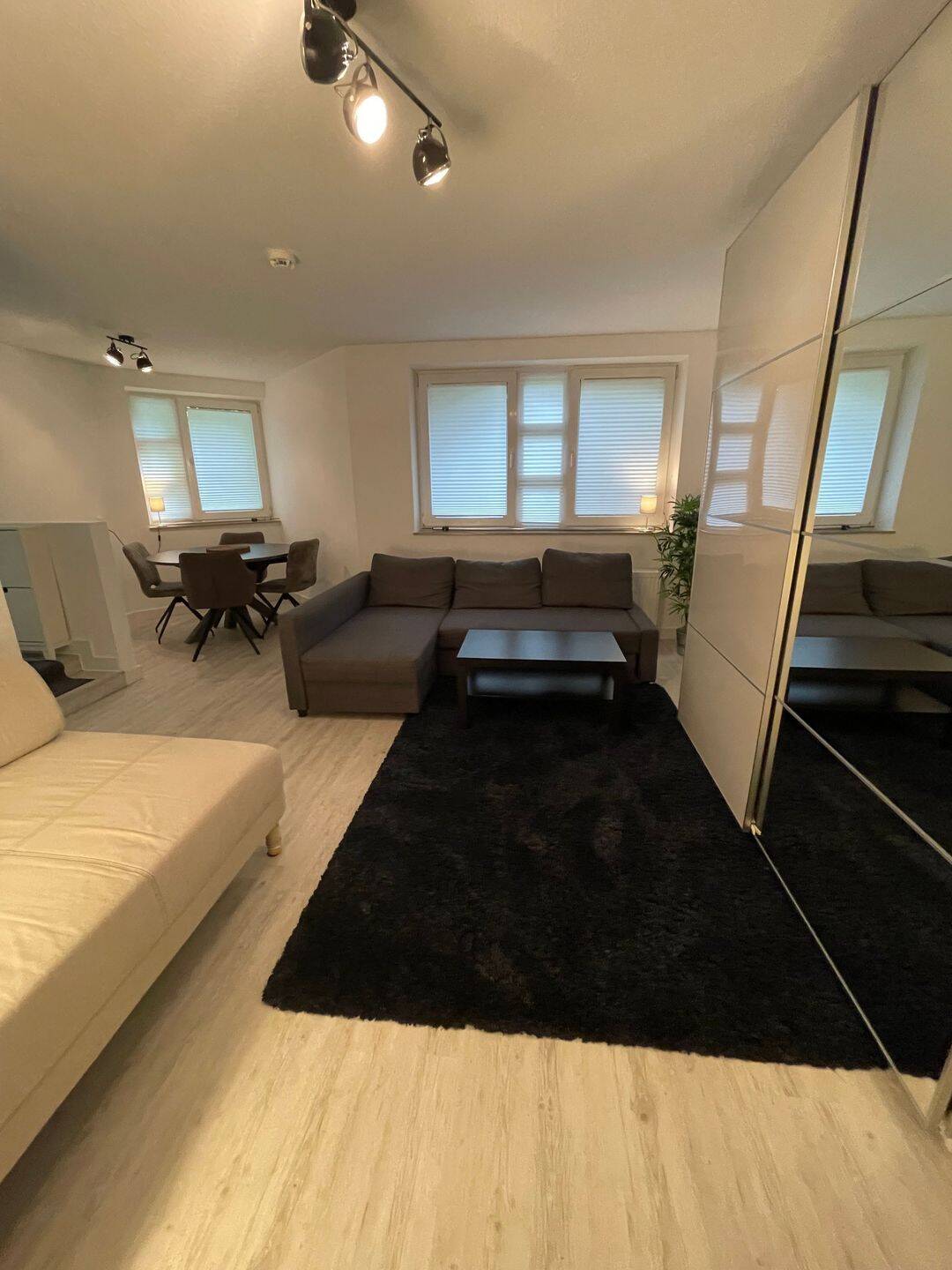 Möblierte 1-Zimmer-Wohnung zum vorübergehenden Gebrauch, 22457 Hamburg (Eimsbüttel Eidelstedt Niendorf Schnelsen)