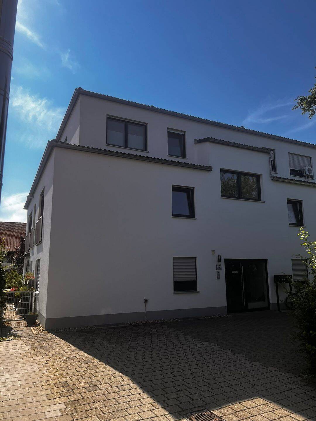 Moderne 3-Zimmer-Wohnung mit Balkon und zwei Stellplätzen in IN Süd, 85051 Ingolstadt
