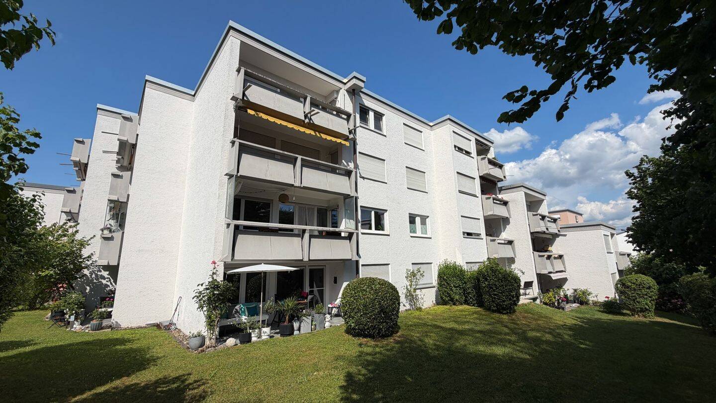MIT BLICK INS GRÜNE! Großzügige 2-Zi-Wohnung mit Südbalkon und Garage in Tettnang, 88069 Tettnang