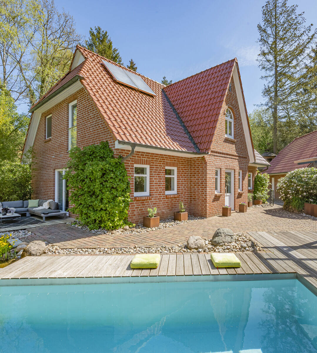 Top-Einfamilienhaus mit Pool in Villenlage, 21337 Lüneburg
