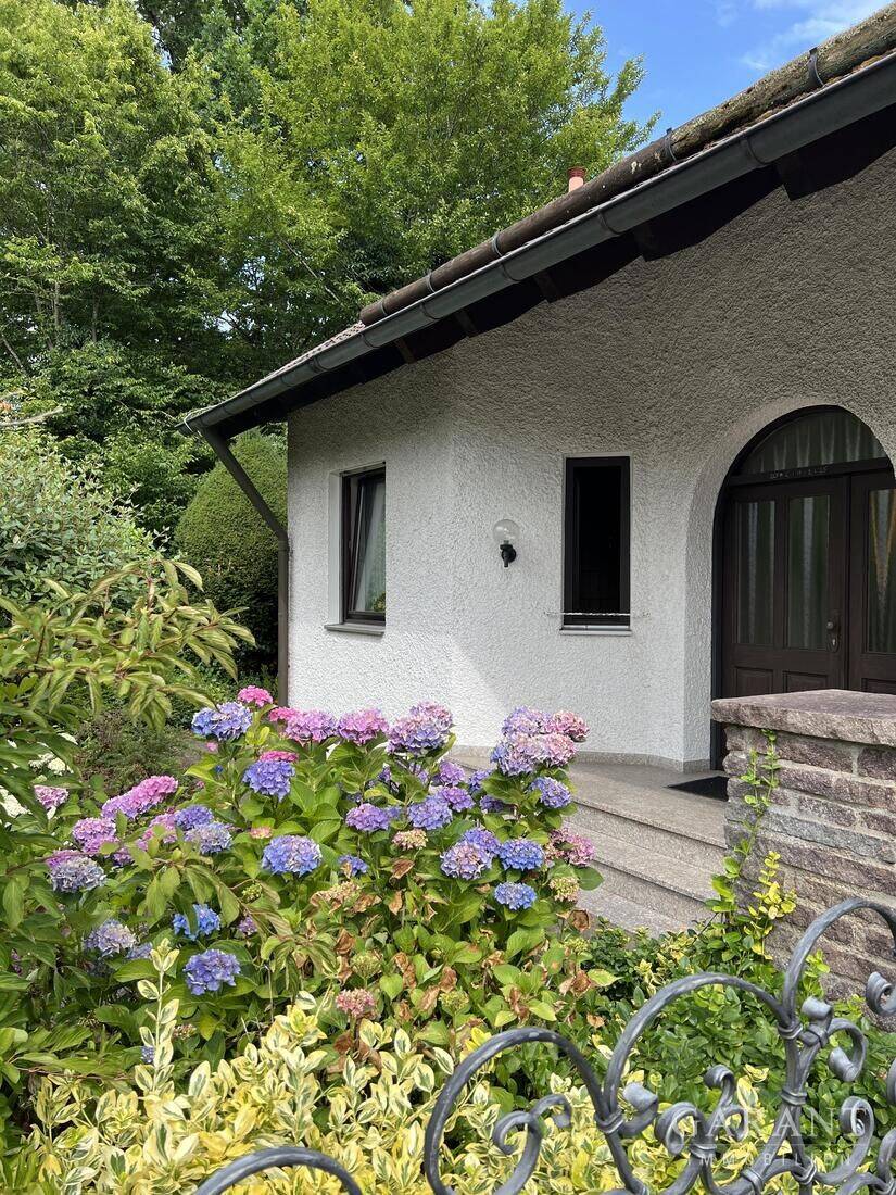 Großzügige Villa mit viel Raum für Ihre Familie, im Bamberger Berggebiet, nahe Hain und Klinikum, 96049 Bamberg (Bamberg Bug Gaustadt Wildensorg)