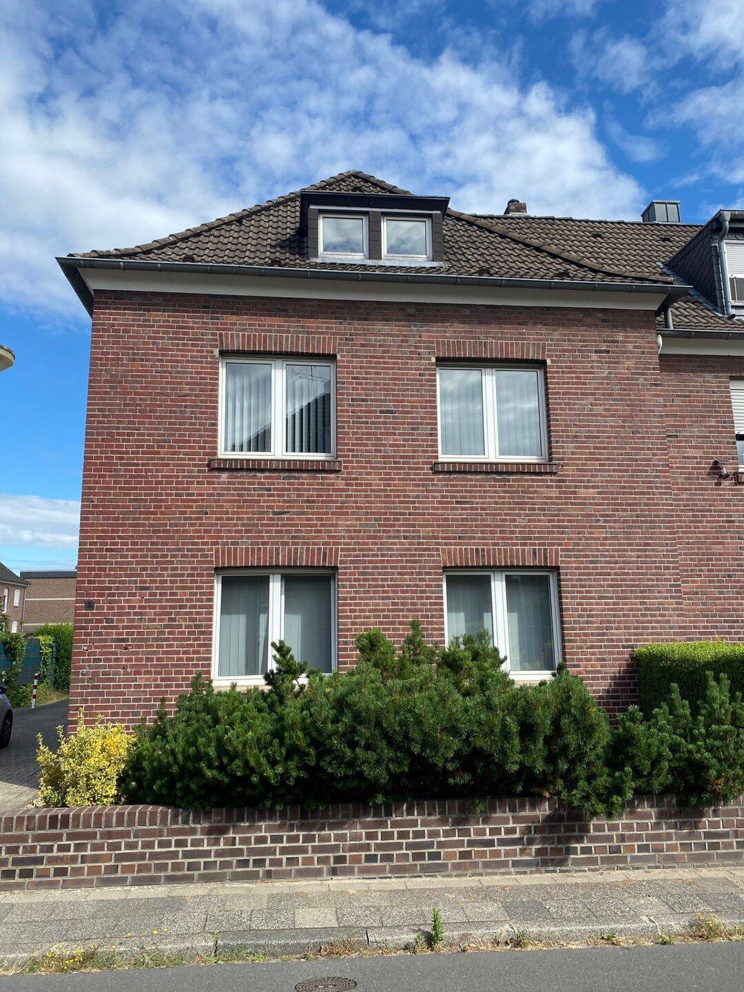 Gemütliches Reihenendhaus mit Potenzial, 41749 Viersen