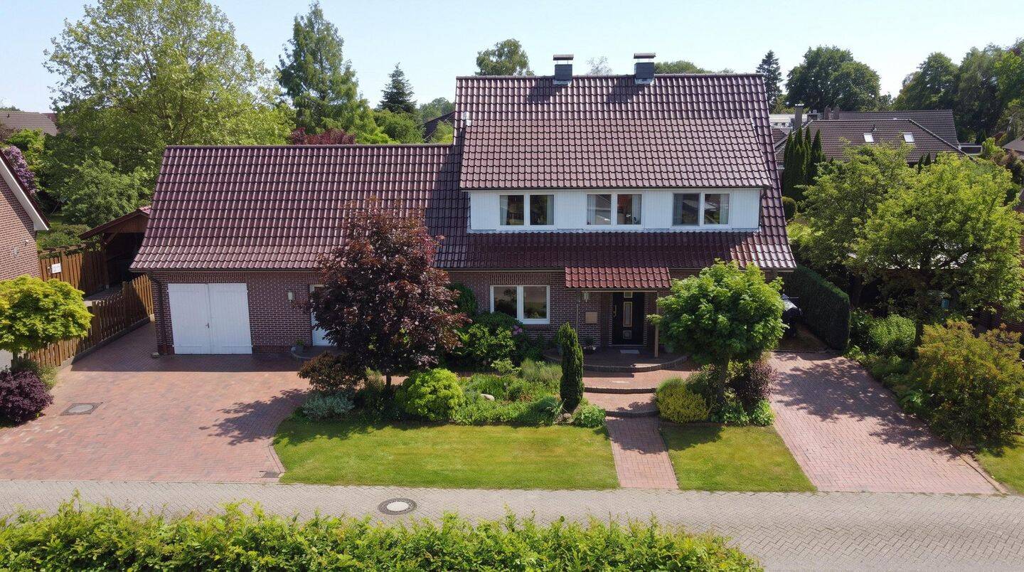 Perfektes Familiendomizil: Zentral wohnen, am Waldrand leben – provisionsfrei, 26188 Edewecht