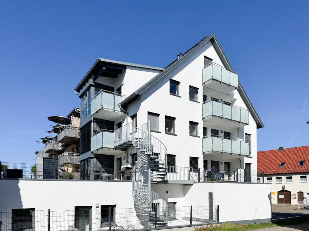 Im Zentrum von Neu-Ulm/Pfuhl neuwertige exklusive 2-Zi.-Maisonette mit Aufzug, EBK, 2 Balkone + TG, 89233 Neu-Ulm