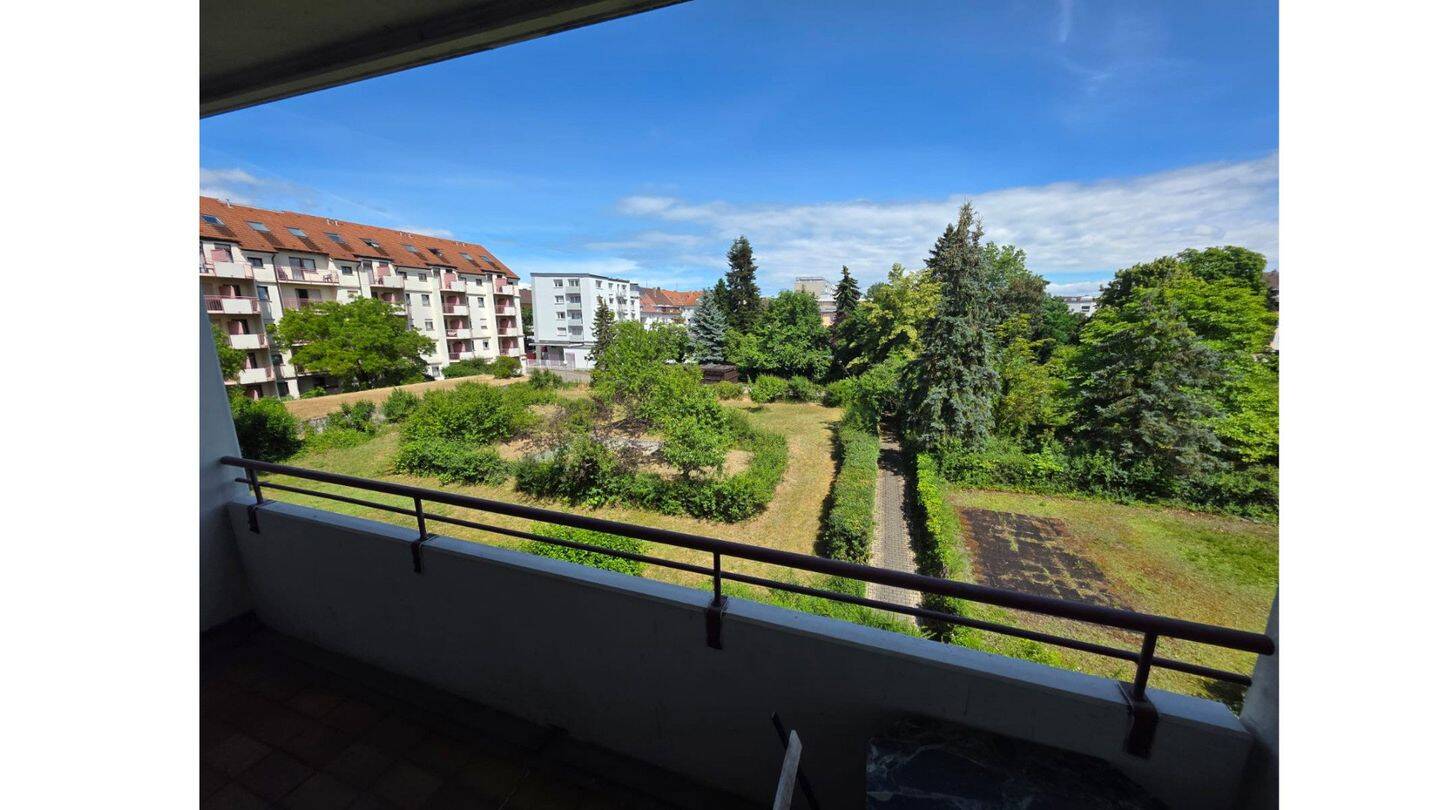 Frei! 2Zi Weststadt-Juwel Effizienz C: Fernwärme, Riesen-Balkon, Stellplatz, Möbliert, 76135 Karlsruhe (Beiertheim-Bulach Oberreut Südweststadt Weststadt)
