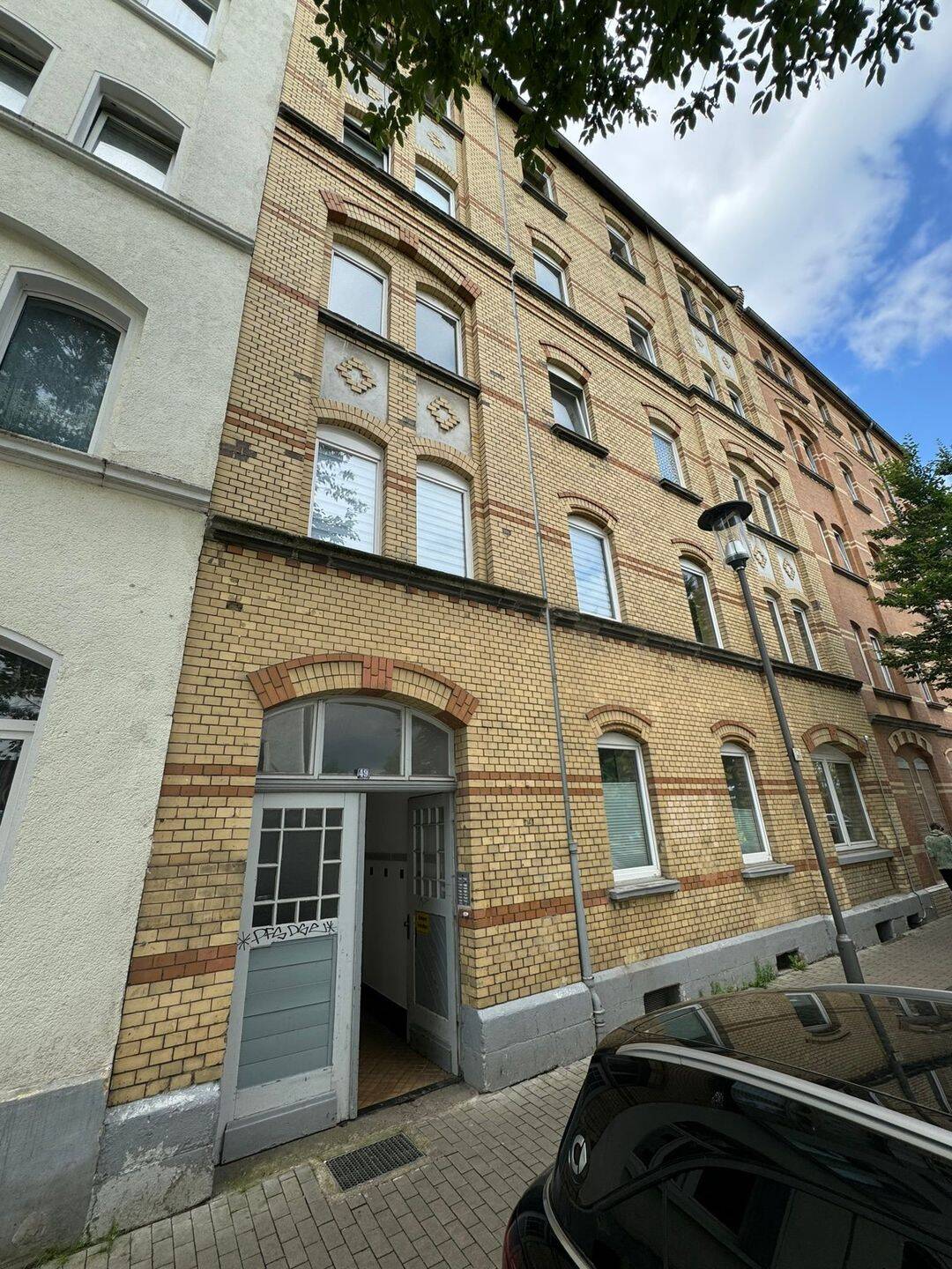 Bodenständiges 1-Zimmer-Apartment im Erdgeschoss mit Einbauküche in Kassel, 34127 Kassel