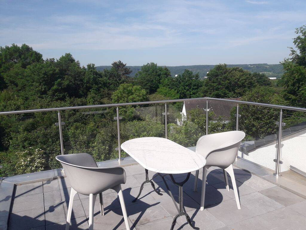 Bad Honnef: Architektenhaushälfte für Individualisten in ruhigem Umfeld, 53604 Bad Honnef
