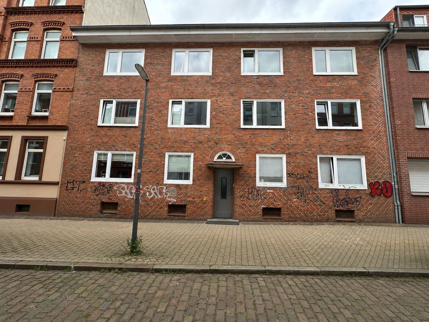 Zentrale Lage – vermietete 3 Zimmerwohnung mit Balkon im Hochparterre in 24116 Kiel, 24116 Kiel (Schreventeich)