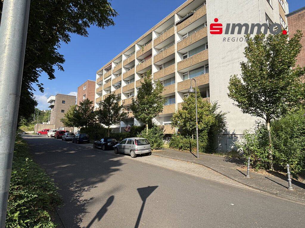 Bezugsfreies Appartement mit Garage unmittelbar am RWTH Hauptgebäude und dem Republikplatz gelegen
