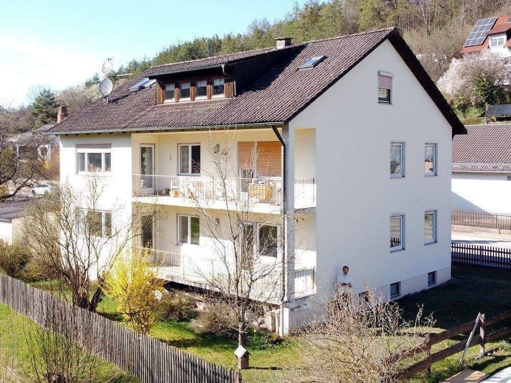 3-Fam.-Wohnhaus mit 2 Garagen und Garten, 92287 Schmidmühlen