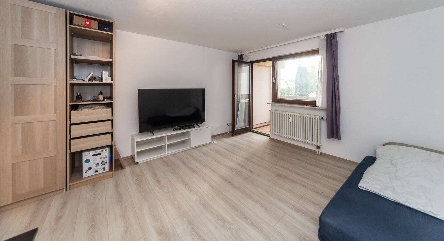 Vielseitige 1-Zimmer Wohnung mit EBK, Loggia und Tiefgaragenbox in Stuttgart, 70195 Stuttgart (Botnang)