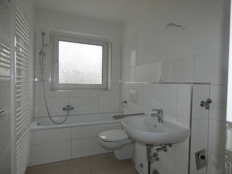 +++ 2 Zimmerwohnung mit Balkon in Angerhausen +++, 47249 Duisburg (Buchholz Großenbaum Wanheim-Angerhausen)