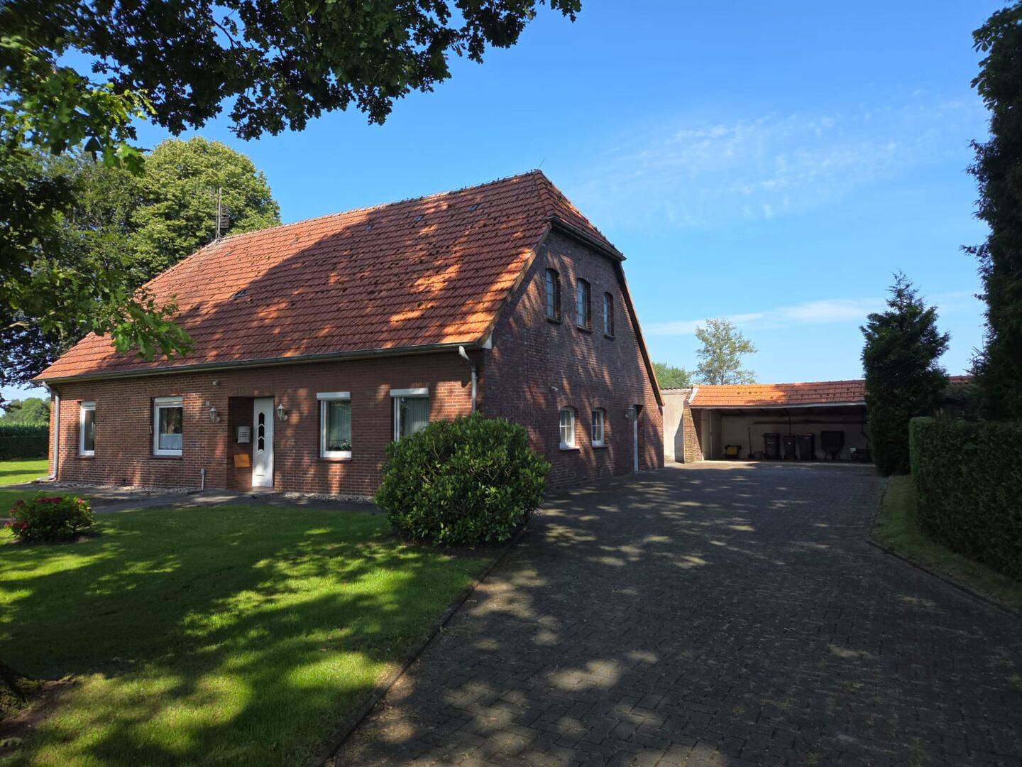 Landhaus in idyllischer Alleinlage von Varel – Altjührden, 26316 Varel
