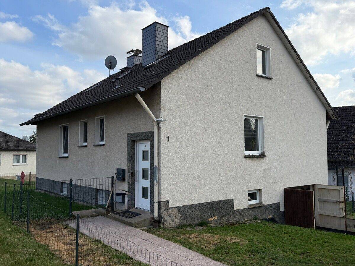 !PROVISIONSFREI! Schönes Einfamilienhaus (5 Zi) in Staufenberg-Sichelnstein, idyllische Lage ++ Garten, Terrasse, Garage, 3 Außenstellplätze, optional, 34355 Staufenberg (Wolfsanger/Hasenhecke)