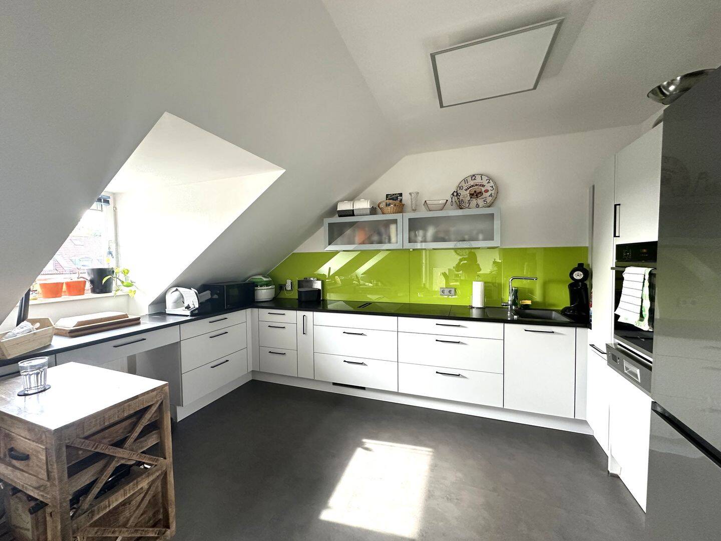 Charmante 2-Zimmer-Dachgeschosswohnung mit Loggia in begehrter Wohnlage von Erding, 85435 Erding