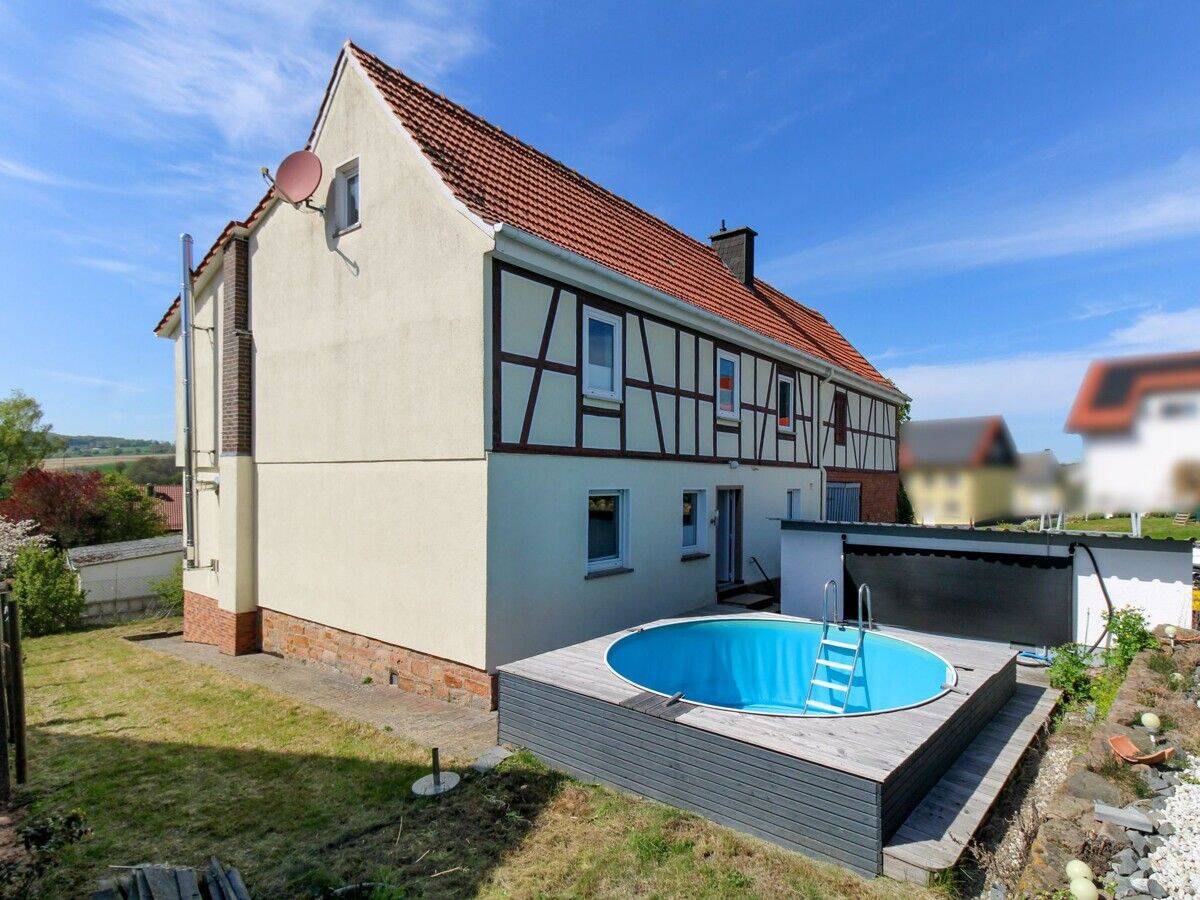 Viel Raum für Ideen Einfamilienhaus mit Scheune Pool und großem Grundstück in Kleinlüder, 36137 Großenlüder