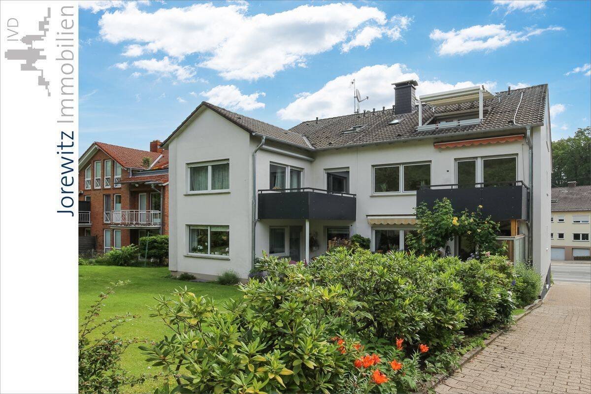 Bielefeld-Sieker: Frisch renovierte 3 Zimmer-Wohnung mit Balkon und Einzelgarage, 33605 Bielefeld (Sieker Stieghorst)