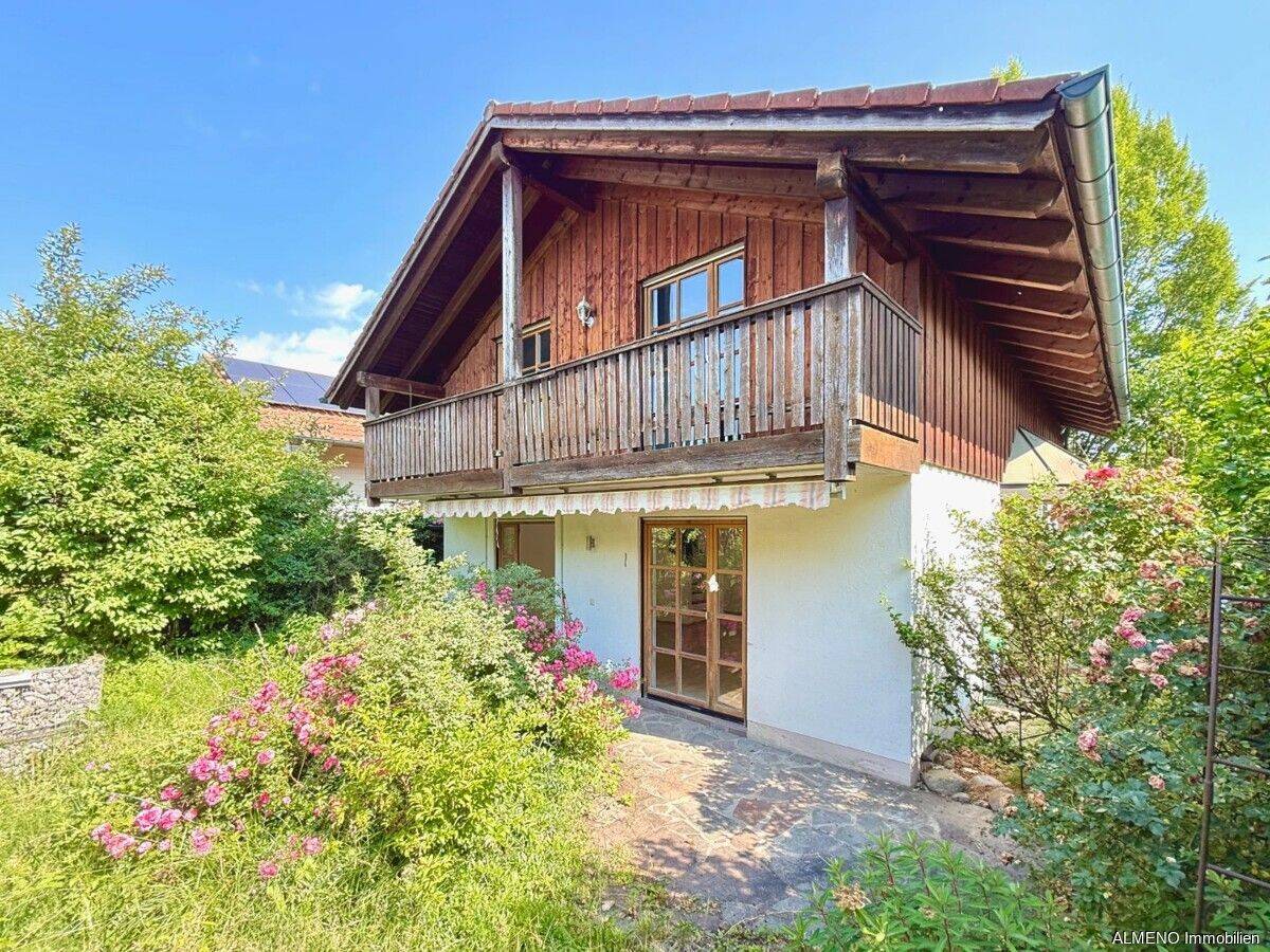 Ein Familienhaus: 4 Zimmer, Garten, Terrasse&Balkon – zum Sanieren und Wohlfühlen, 83101 Rohrdorf