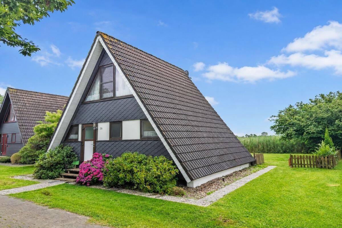 Nordseeinvestment mit Weitblick: Ferienhaus in Traumrandlage mit starken Mieteinnahmen!, 26969 Butjadingen